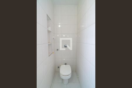 Casa à venda com 126m², 4 quartos e 2 vagas Casa à venda com 126m², 4 quartos e 2 vagasBanheiro