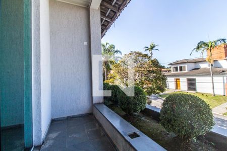 Casa de condomínio à venda com 320m², 5 quartos e 4 vagas Casa de condomínio à venda com 320m², 5 quartos e 4 vagasVaranda