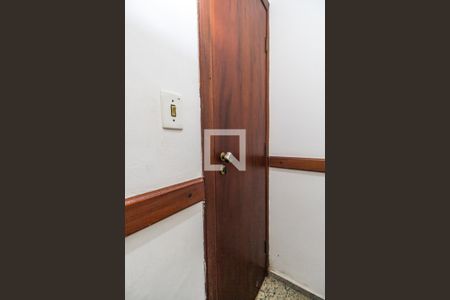 Casa de condomínio à venda com 320m², 5 quartos e 4 vagas Casa de condomínio à venda com 320m², 5 quartos e 4 vagasLavabo