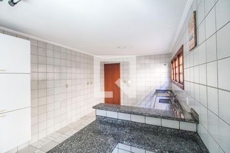 Casa de condomínio à venda com 320m², 5 quartos e 4 vagas Casa de condomínio à venda com 320m², 5 quartos e 4 vagasCozinha