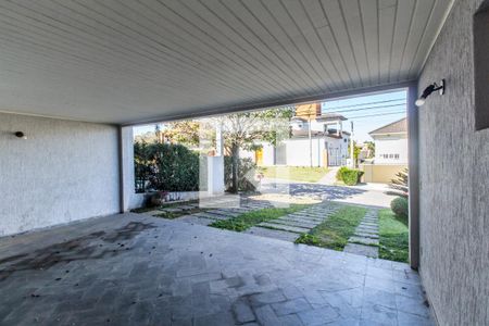 Casa de condomínio à venda com 320m², 5 quartos e 4 vagas Casa de condomínio à venda com 320m², 5 quartos e 4 vagasGaragem