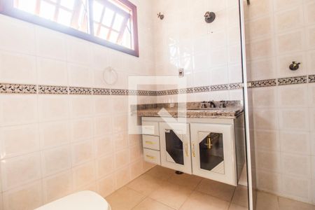 Casa de condomínio à venda com 320m², 5 quartos e 4 vagas Casa de condomínio à venda com 320m², 5 quartos e 4 vagasBanheiro da Suíte 4