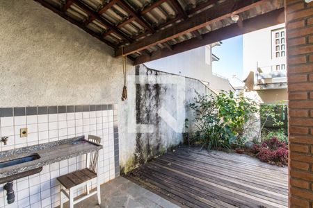 Casa de condomínio à venda com 320m², 5 quartos e 4 vagas Casa de condomínio à venda com 320m², 5 quartos e 4 vagasÁrea gourmet