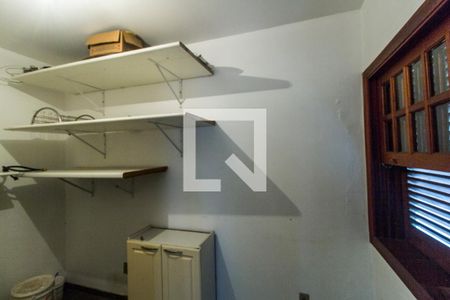 Casa de condomínio à venda com 320m², 5 quartos e 4 vagas Casa de condomínio à venda com 320m², 5 quartos e 4 vagasSuíte 5