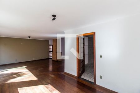 Casa de condomínio à venda com 320m², 5 quartos e 4 vagas Casa de condomínio à venda com 320m², 5 quartos e 4 vagasSala de Jantar