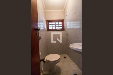 Casa de condomínio à venda com 320m², 5 quartos e 4 vagas Casa de condomínio à venda com 320m², 5 quartos e 4 vagasBanheiro da Suíte 5