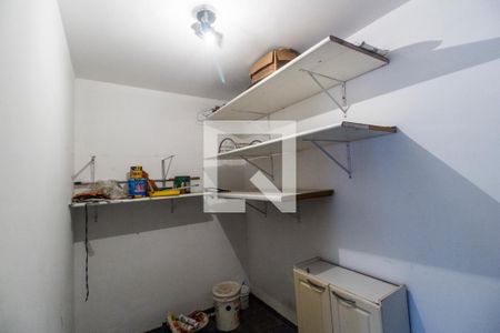 Casa de condomínio à venda com 320m², 5 quartos e 4 vagas Casa de condomínio à venda com 320m², 5 quartos e 4 vagasSuíte 5