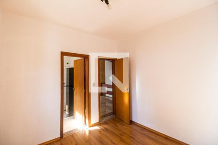 Casa de condomínio à venda com 320m², 5 quartos e 4 vagas Casa de condomínio à venda com 320m², 5 quartos e 4 vagasSuíte 4