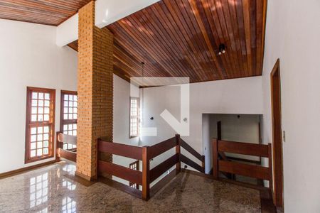 Casa de condomínio à venda com 320m², 5 quartos e 4 vagas Casa de condomínio à venda com 320m², 5 quartos e 4 vagasSala 2