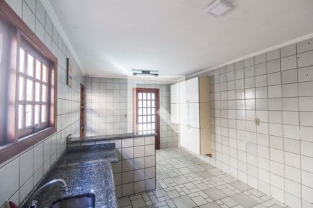 Casa de condomínio à venda com 320m², 5 quartos e 4 vagas Casa de condomínio à venda com 320m², 5 quartos e 4 vagasCozinha