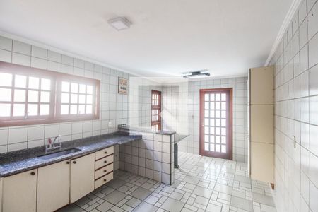 Casa de condomínio à venda com 320m², 5 quartos e 4 vagas Casa de condomínio à venda com 320m², 5 quartos e 4 vagasCozinha