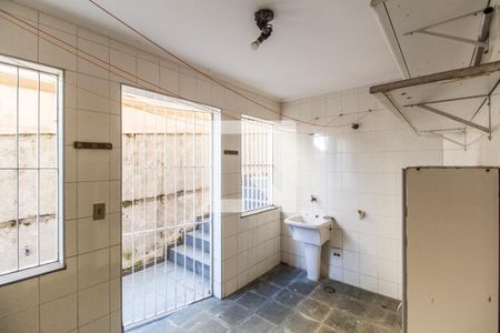 Casa de condomínio à venda com 320m², 5 quartos e 4 vagas Casa de condomínio à venda com 320m², 5 quartos e 4 vagasÁrea de Serviço