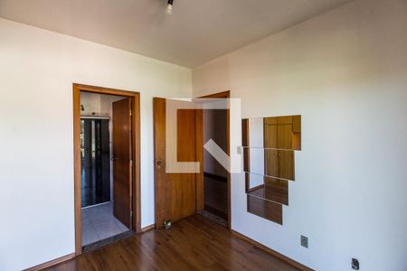 Casa de condomínio à venda com 320m², 5 quartos e 4 vagas Casa de condomínio à venda com 320m², 5 quartos e 4 vagasSuíte 2