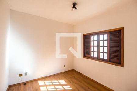 Casa de condomínio à venda com 320m², 5 quartos e 4 vagas Casa de condomínio à venda com 320m², 5 quartos e 4 vagasSuíte 4