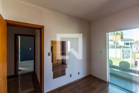 Casa de condomínio à venda com 320m², 5 quartos e 4 vagas Casa de condomínio à venda com 320m², 5 quartos e 4 vagasSuíte 2