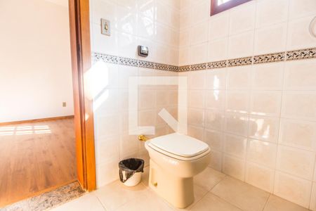 Casa de condomínio à venda com 320m², 5 quartos e 4 vagas Casa de condomínio à venda com 320m², 5 quartos e 4 vagasBanheiro da Suíte 4