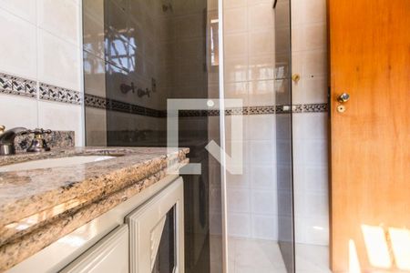 Casa de condomínio à venda com 320m², 5 quartos e 4 vagas Casa de condomínio à venda com 320m², 5 quartos e 4 vagasBanheiro da Suíte 4