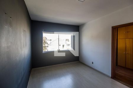 Casa de condomínio à venda com 320m², 5 quartos e 4 vagas Casa de condomínio à venda com 320m², 5 quartos e 4 vagasSuíte master