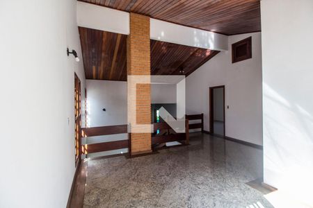 Casa de condomínio à venda com 320m², 5 quartos e 4 vagas Casa de condomínio à venda com 320m², 5 quartos e 4 vagasSala 2