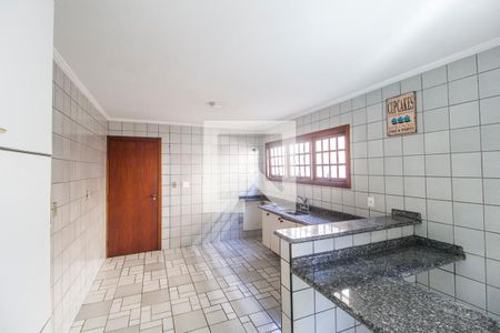 Casa de condomínio à venda com 320m², 5 quartos e 4 vagas Casa de condomínio à venda com 320m², 5 quartos e 4 vagasCozinha