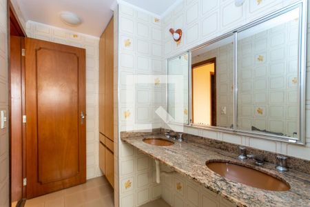 Apartamento para alugar com 296m², 3 quartos e 3 vagas Apartamento para alugar com 296m², 3 quartos e 3 vagasBanheiro da Suíte