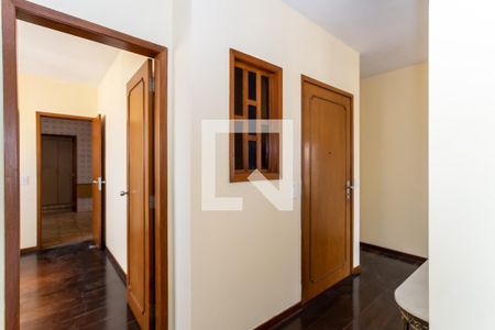 Apartamento para alugar com 296m², 3 quartos e 3 vagas Apartamento para alugar com 296m², 3 quartos e 3 vagasCorredor