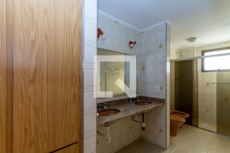 Apartamento para alugar com 296m², 3 quartos e 3 vagas Apartamento para alugar com 296m², 3 quartos e 3 vagasBanheiro da Suíte