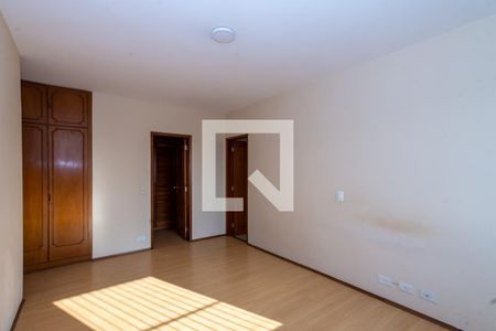 Apartamento para alugar com 296m², 3 quartos e 3 vagas Apartamento para alugar com 296m², 3 quartos e 3 vagasSuíte