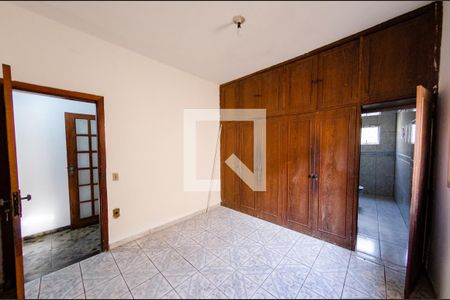 Casa à venda com 160m², 3 quartos e 3 vagas Casa à venda com 160m², 3 quartos e 3 vagasSuíte
