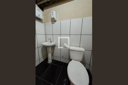 Casa à venda com 160m², 3 quartos e 3 vagas Casa à venda com 160m², 3 quartos e 3 vagasLavabo externo