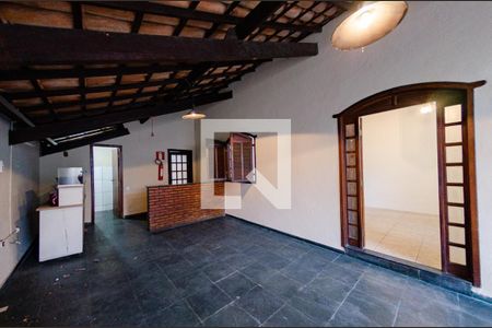 Casa à venda com 160m², 3 quartos e 3 vagas Casa à venda com 160m², 3 quartos e 3 vagasÁrea