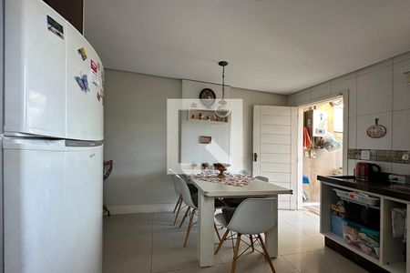 Casa à venda com 92m², 2 quartos e 2 vagasCozinha 