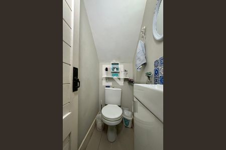 Casa à venda com 92m², 2 quartos e 2 vagasLavabo 