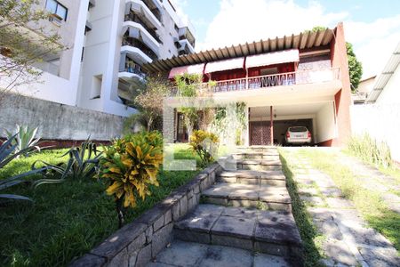 Casa à venda com 477m², 5 quartos e 3 vagasFachada