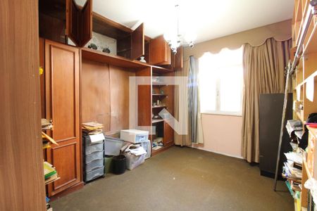 Casa à venda com 477m², 5 quartos e 3 vagasQuarto 4 - Escritório