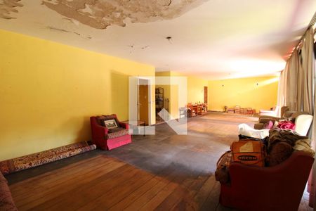 Casa à venda com 477m², 5 quartos e 3 vagasSala 2º andar