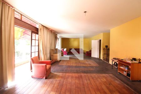 Casa à venda com 477m², 5 quartos e 3 vagasSala 2º andar