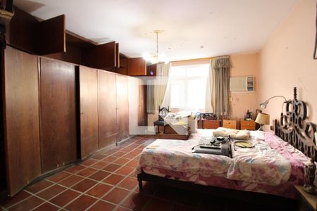 Casa à venda com 477m², 5 quartos e 3 vagasQuarto 5 - Suíte