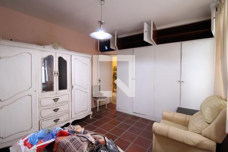 Casa à venda com 477m², 5 quartos e 3 vagasQuarto 2