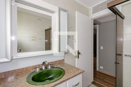 Apartamento para alugar com 270m², 4 quartos e 4 vagas Apartamento para alugar com 270m², 4 quartos e 4 vagasBanheiro da Suíte 2