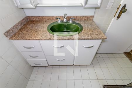 Apartamento para alugar com 270m², 4 quartos e 4 vagas Apartamento para alugar com 270m², 4 quartos e 4 vagasBanheiro da Suíte 2