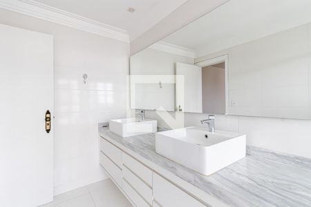 Apartamento para alugar com 270m², 4 quartos e 4 vagas Apartamento para alugar com 270m², 4 quartos e 4 vagasBanheiro da Suíte 4