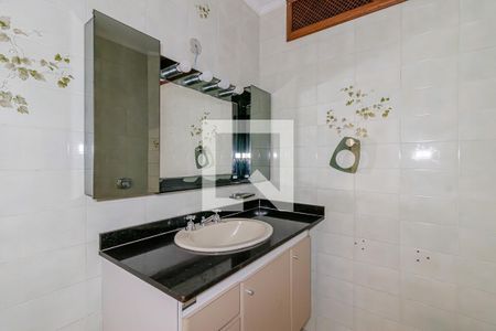 Apartamento para alugar com 270m², 4 quartos e 4 vagas Apartamento para alugar com 270m², 4 quartos e 4 vagasBanheiro da Suíte 1