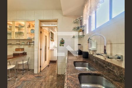 Apartamento à venda com 164m², 4 quartos e 3 vagas Apartamento à venda com 164m², 4 quartos e 3 vagasCozinha