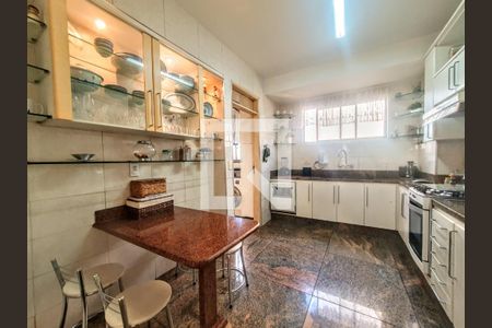 Apartamento à venda com 164m², 4 quartos e 3 vagas Apartamento à venda com 164m², 4 quartos e 3 vagasCozinha