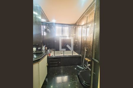 Apartamento à venda com 164m², 4 quartos e 3 vagas Apartamento à venda com 164m², 4 quartos e 3 vagasBanheiro