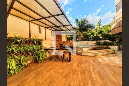 Apartamento à venda com 164m², 4 quartos e 3 vagas Apartamento à venda com 164m², 4 quartos e 3 vagasÁrea comum - Piscina