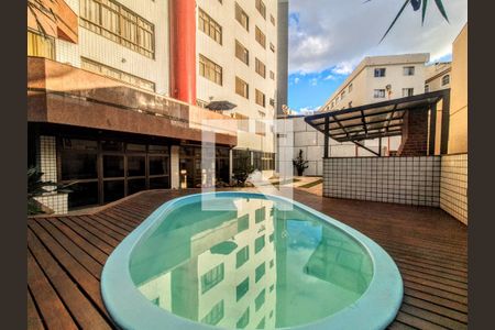 Apartamento à venda com 164m², 4 quartos e 3 vagas Apartamento à venda com 164m², 4 quartos e 3 vagasÁrea comum - Piscina