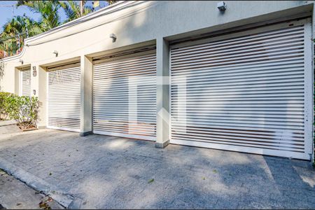 Casa à venda com 350m², 4 quartos e 5 vagasFachada