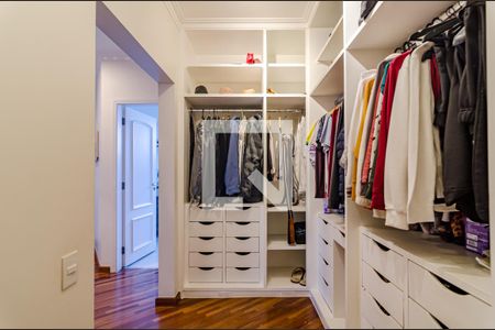 Casa à venda com 350m², 4 quartos e 5 vagasCloset da suíte